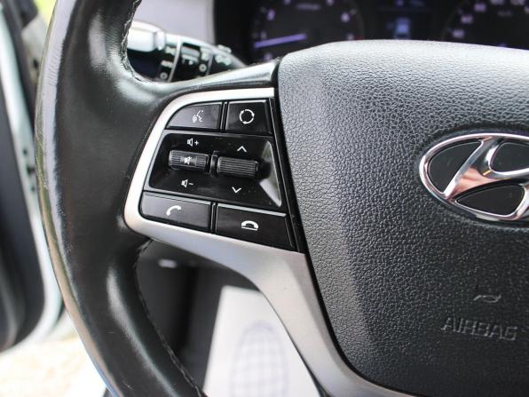 Hyundai Solaris II с пробегом 2018 года, цена 1 252 000 рублей, 120997 км, седан, Автокод Объявления
