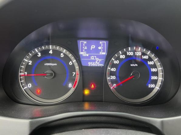 Hyundai Solaris I Рестайлинг с пробегом 2015 года, цена 1 099 000 рублей, 95605 км, хэтчбек, Автокод Объявления