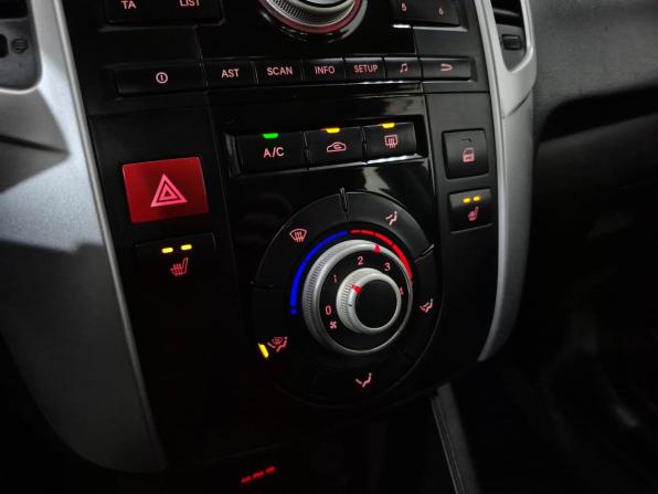 Kia Venga I Рестайлинг с пробегом 2014 года, цена 895 000 рублей, 72443 км, компактвэн, Автокод Объявления