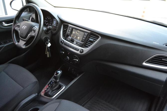 Hyundai Solaris II с пробегом 2017 года, цена 1 090 000 рублей, 145701 км, седан, Автокод Объявления