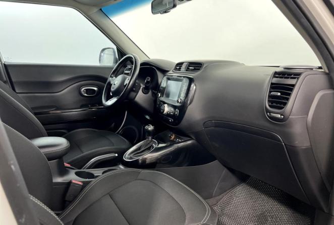 Kia Soul II Рестайлинг с пробегом 2017 года, цена 1 780 000 рублей, 83000 км, хэтчбек, Автокод Объявления