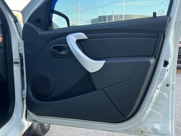 Renault Logan I Рестайлинг с пробегом 2013 года, цена 599 000 рублей, 216639 км, седан, Автокод Объявления