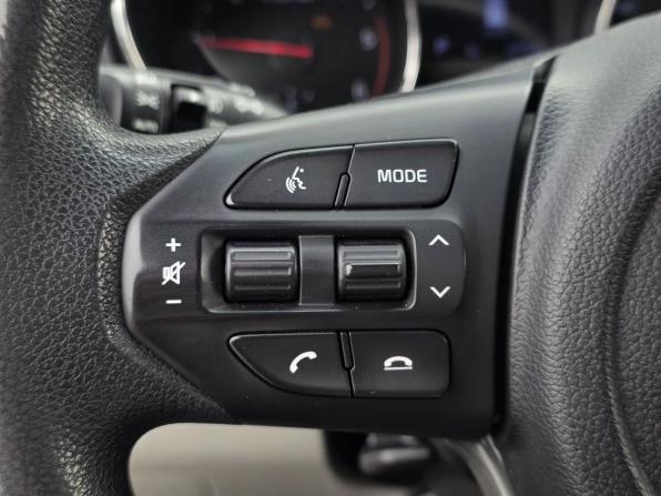 Kia Carnival III с пробегом 2019 года, цена 2 350 000 рублей, 127594 км, минивэн, Автокод Объявления