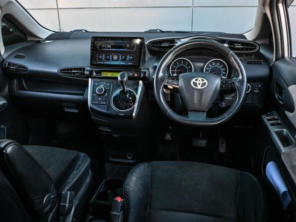 Toyota Wish II с пробегом 2010 года, цена 989 000 рублей, 242263 км, минивэн, Автокод Объявления
