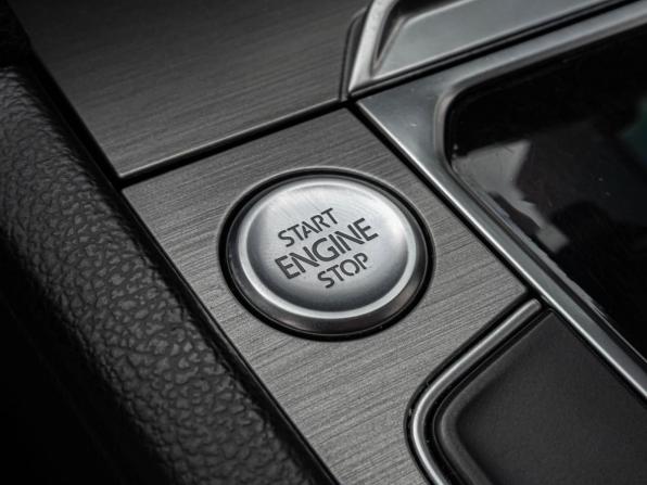Volkswagen Passat B8 с пробегом 2016 года, цена 1 928 000 рублей, 155991 км, седан, Автокод Объявления
