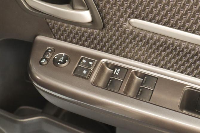 Honda Stepwgn V с пробегом 2015 года, цена 2 129 000 рублей, 138600 км, минивэн, Автокод Объявления
