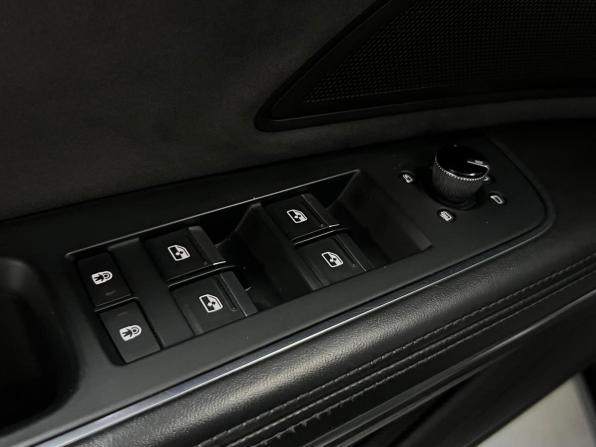 Audi A8 IV (D5) с пробегом 2018 года, цена 4 900 000 рублей, 240952 км, седан, Автокод Объявления