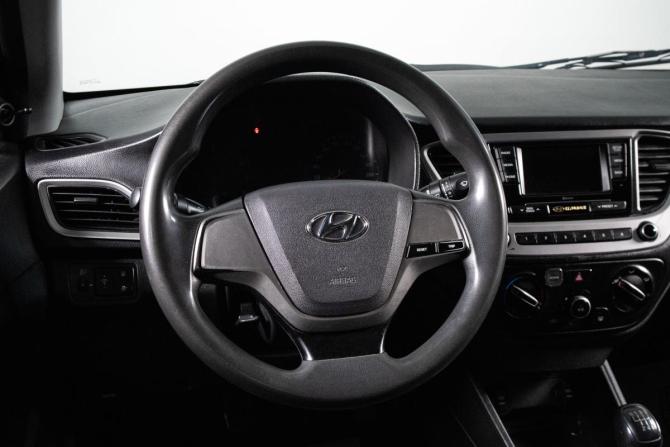 Hyundai Solaris II с пробегом 2017 года, цена 909 000 рублей, 201000 км, седан, Автокод Объявления