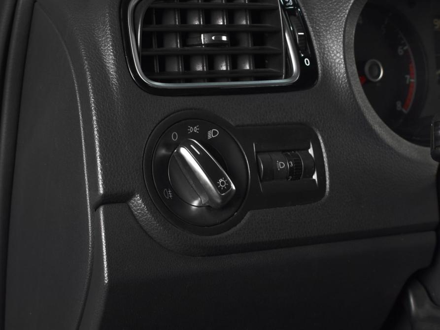 Volkswagen Polo V Рестайлинг Кемерово  - изображение 21