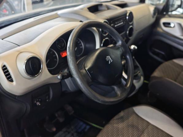 Peugeot Partner II с пробегом 2012 года, цена 300 000 рублей, 250000 км, компактвэн, Автокод Объявления