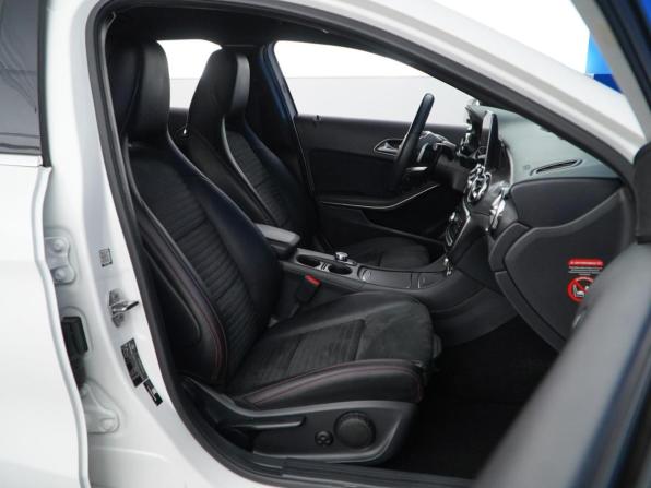 Mercedes-Benz GLA I (X156) Рестайлинг с пробегом 2018 года, цена 3 699 777 рублей, 37387 км, внедорожник, Автокод Объявления