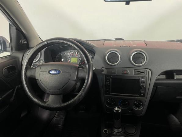 Ford Fusion I Рестайлинг с пробегом 2007 года, цена 367 000 рублей, 239244 км, хэтчбек, Автокод Объявления