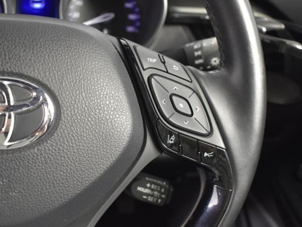 Toyota C-HR I с пробегом 2019 года, цена 1 994 900 рублей, 100091 км, внедорожник, Автокод Объявления