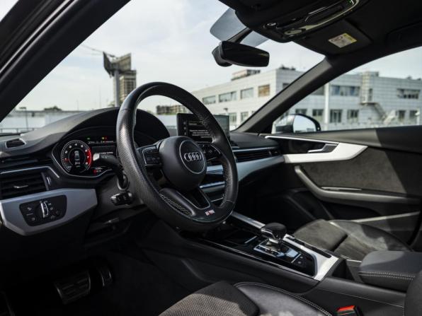Audi A4 V (B9) Рестайлинг с пробегом 2020 года, цена 3 275 000 рублей, 75389 км, седан, Автокод Объявления