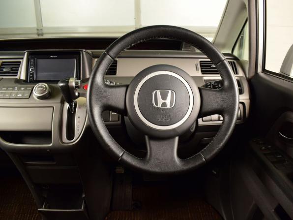 Honda Stepwgn III с пробегом 2005 года, цена 899 995 рублей, 218266 км, минивэн, Автокод Объявления