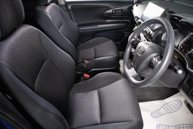 Toyota Wish II Рестайлинг с пробегом 2015 года, цена 2 189 000 рублей, 23200 км, минивэн, Автокод Объявления