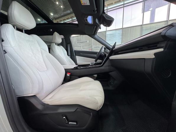 Geely Atlas II с пробегом 2023 года, цена 2 355 000 рублей, 36154 км, внедорожник, Автокод Объявления