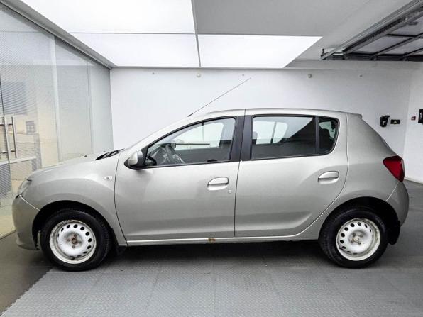 Renault Sandero II с пробегом 2015 года, цена 750 000 рублей, 89426 км, хэтчбек, Автокод Объявления