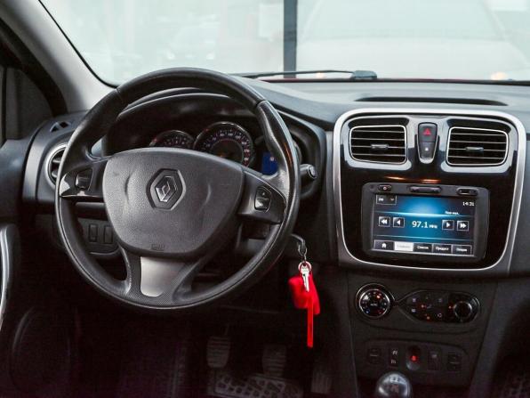 Renault Sandero II с пробегом 2014 года, цена 759 000 рублей, 181305 км, хэтчбек, Автокод Объявления