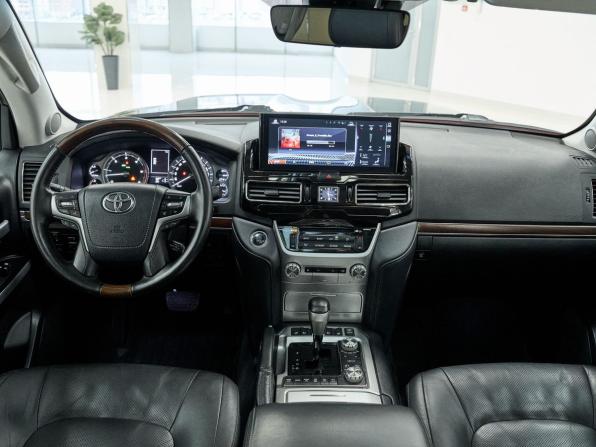 Toyota Land Cruiser 200 Series Рестайлинг 2 с пробегом 2017 года, цена 5 999 999 рублей, 229397 км, внедорожник, Автокод Объявления