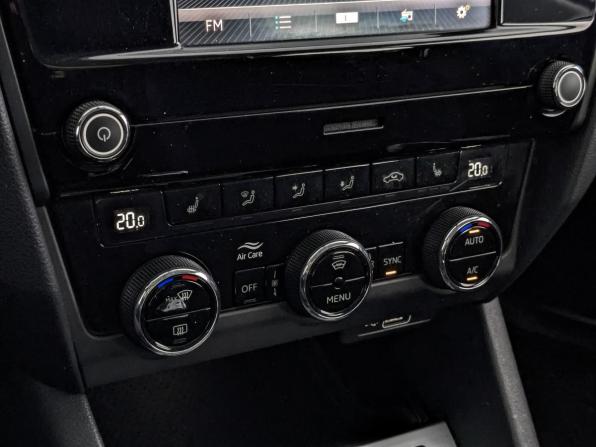 Skoda Octavia III (A7) Рестайлинг с пробегом 2018 года, цена 1 745 000 рублей, 73418 км, лифтбек, Автокод Объявления