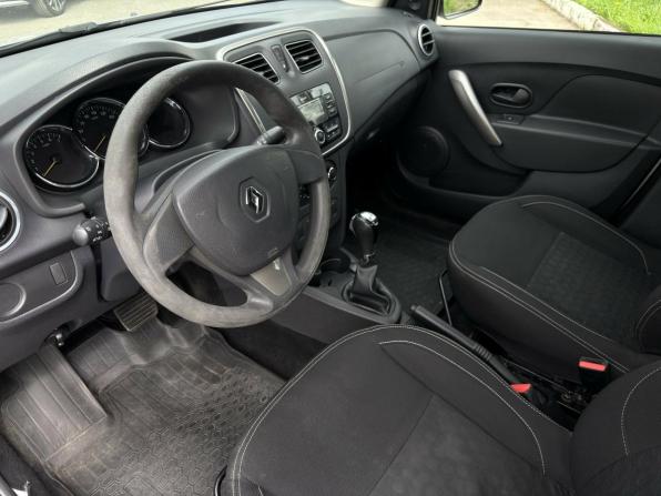 Renault Logan II с пробегом 2017 года, цена 699 000 рублей, 161037 км, седан, Автокод Объявления