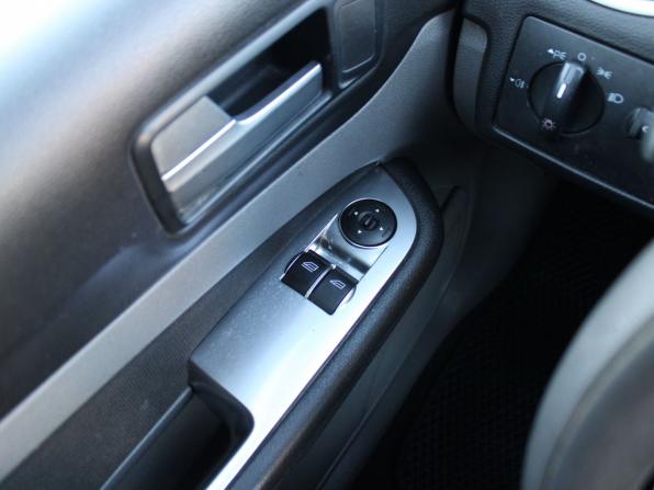 Ford Focus II Рестайлинг с пробегом 2011 года, цена 299 000 рублей, 309211 км, седан, Автокод Объявления