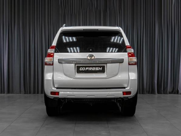 Toyota Land Cruiser Prado 150 Series Рестайлинг 1 с пробегом 2014 года, цена 3 179 000 рублей, 211776 км, внедорожник, Автокод Объявления