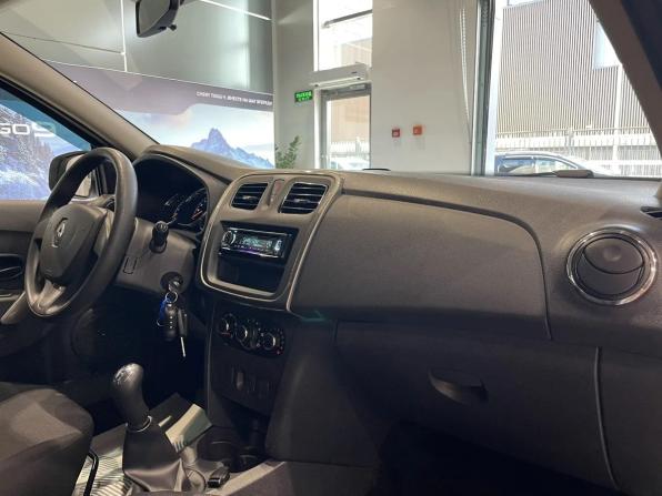 Renault Logan II с пробегом 2018 года, цена 769 000 рублей, 118343 км, седан, Автокод Объявления