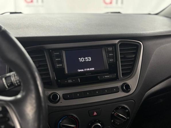 Hyundai Solaris II с пробегом 2017 года, цена 1 349 000 рублей, 82000 км, седан, Автокод Объявления