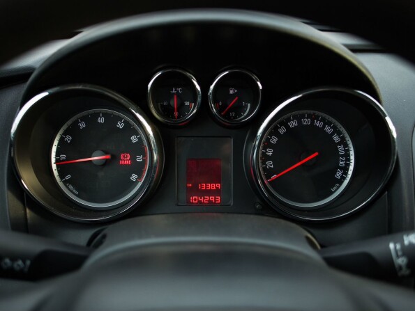 Opel Astra J Рестайлинг с пробегом 2012 года, цена 640 000 рублей, 104293 км, хэтчбек, Автокод Объявления