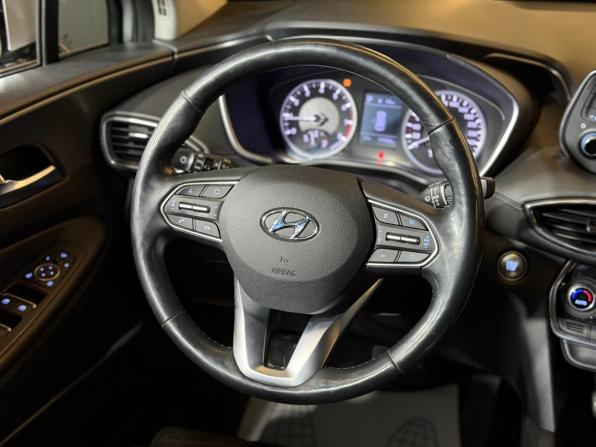 Hyundai Santa Fe IV с пробегом 2019 года, цена 2 500 000 рублей, 197431 км, внедорожник, Автокод Объявления