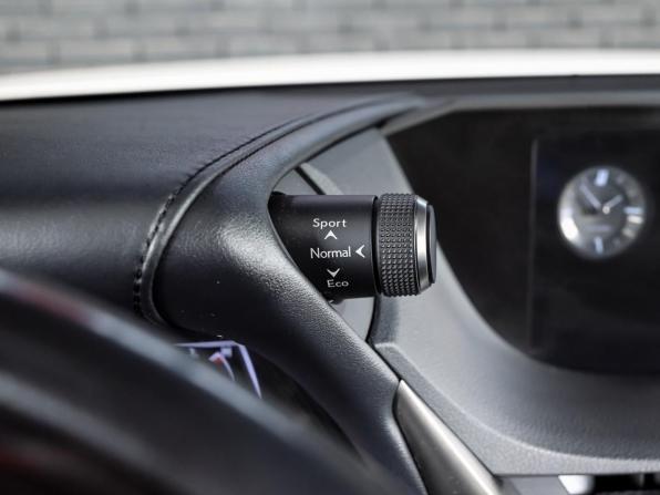 Lexus ES VII с пробегом 2019 года, цена 3 550 000 рублей, 82886 км, седан, Автокод Объявления