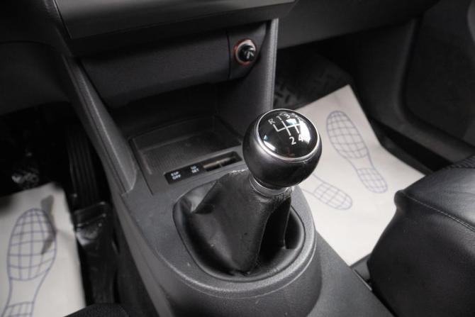 Volkswagen Touran I Рестайлинг с пробегом 2010 года, цена 899 000 рублей, 130000 км, компактвэн, Автокод Объявления