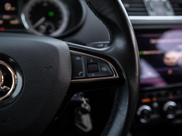 Skoda Octavia III (A7) Рестайлинг с пробегом 2018 года, цена 2 200 000 рублей, 95539 км, лифтбек, Автокод Объявления