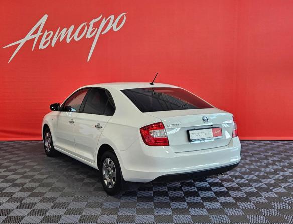 Skoda Rapid I с пробегом 2015 года, цена 960 000 рублей, 139479 км, лифтбек, Автокод Объявления