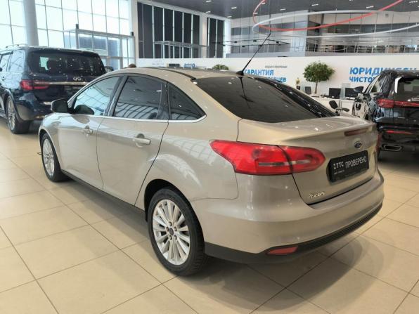 Ford Focus III Рестайлинг с пробегом 2015 года, цена 557 000 рублей, 317939 км, седан, Автокод Объявления
