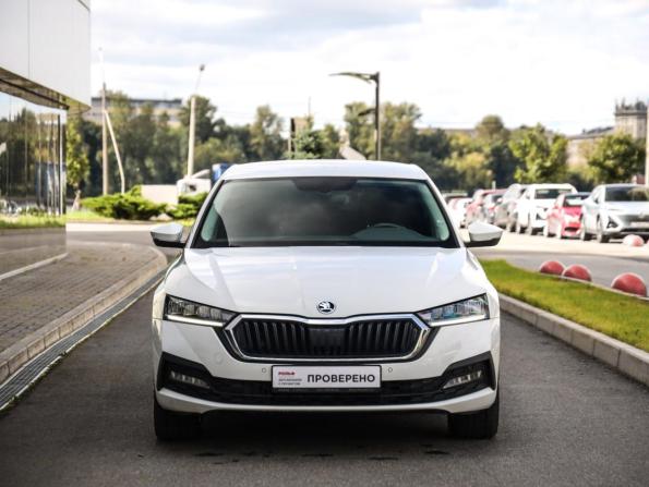 Skoda Octavia IV (A8) с пробегом 2021 года, цена 2 449 000 рублей, 44197 км, лифтбек, Автокод Объявления