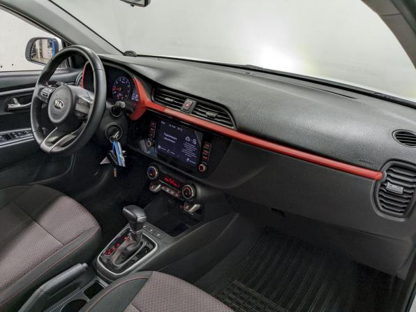 Kia Rio IV Рестайлинг с пробегом 2021 года, цена 1 590 000 рублей, 79324 км, седан, Автокод Объявления