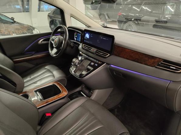 Hongqi HQ9 с пробегом 2022 года, цена 3 970 000 рублей, 79976 км, минивэн, Автокод Объявления