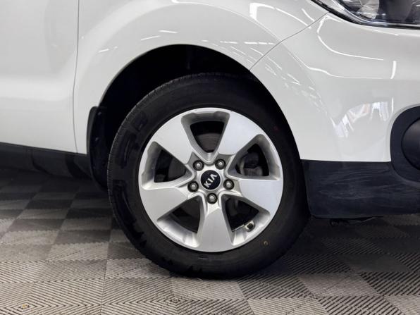 Kia Soul II Рестайлинг с пробегом 2018 года, цена 1 300 000 рублей, 204227 км, хэтчбек, Автокод Объявления