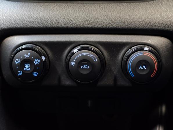 Toyota Yaris IV с пробегом 2020 года, цена 1 300 000 рублей, 93337 км, хэтчбек, Автокод Объявления