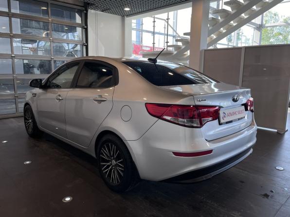 Kia Rio III Рестайлинг с пробегом 2017 года, цена 965 000 рублей, 178645 км, седан, Автокод Объявления