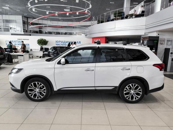 Mitsubishi Outlander III Рестайлинг 2 с пробегом 2017 года, цена 2 150 000 рублей, 83173 км, внедорожник, Автокод Объявления