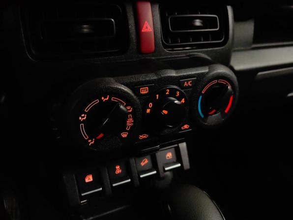 Suzuki Jimny IV с пробегом 2020 года, цена 2 090 000 рублей, 150831 км, внедорожник, Автокод Объявления