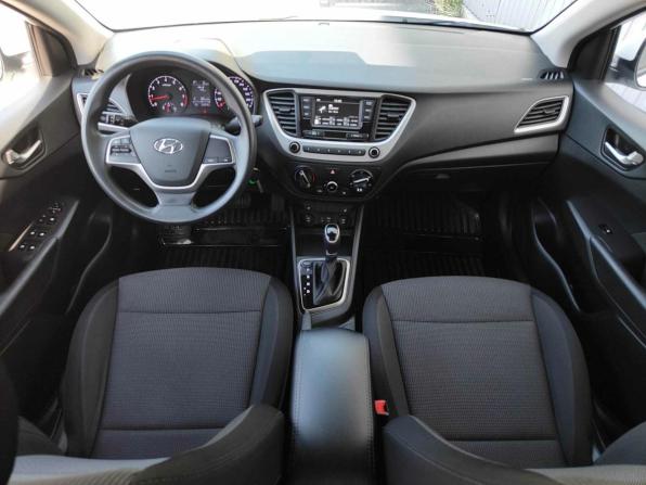 Hyundai Solaris II с пробегом 2018 года, цена 1 015 000 рублей, 162042 км, седан, Автокод Объявления