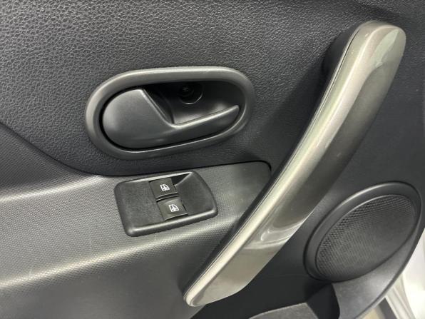 Renault Sandero II с пробегом 2015 года, цена 675 000 рублей, 142000 км, хэтчбек, Автокод Объявления