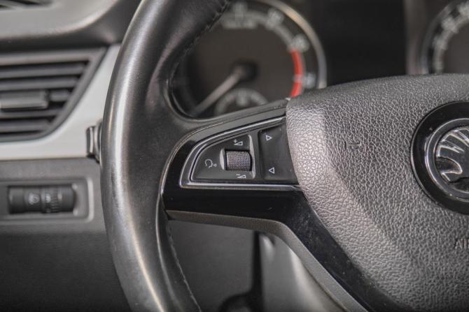 Skoda Rapid I Рестайлинг с пробегом 2019 года, цена 1 229 000 рублей, 155000 км, седан, Автокод Объявления