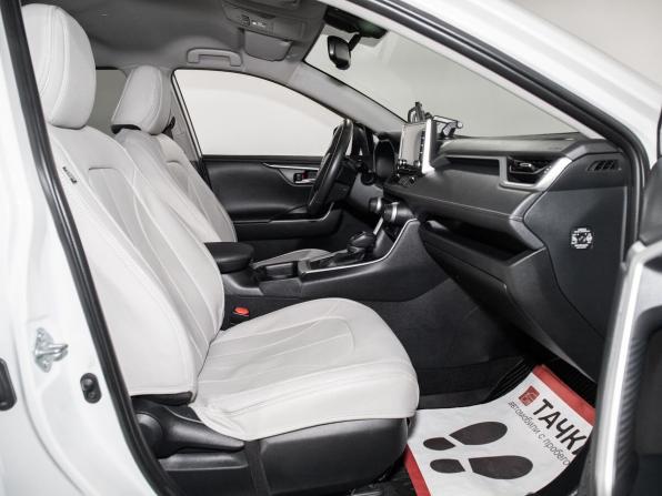 Toyota RAV4 V (XA50) с пробегом 2021 года, цена 3 685 000 рублей, 31765 км, внедорожник, Автокод Объявления