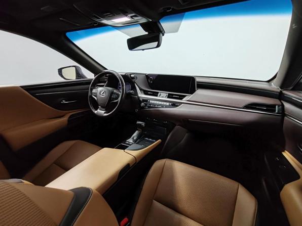 Lexus ES VII с пробегом 2020 года, цена 3 675 000 рублей, 131952 км, седан, Автокод Объявления